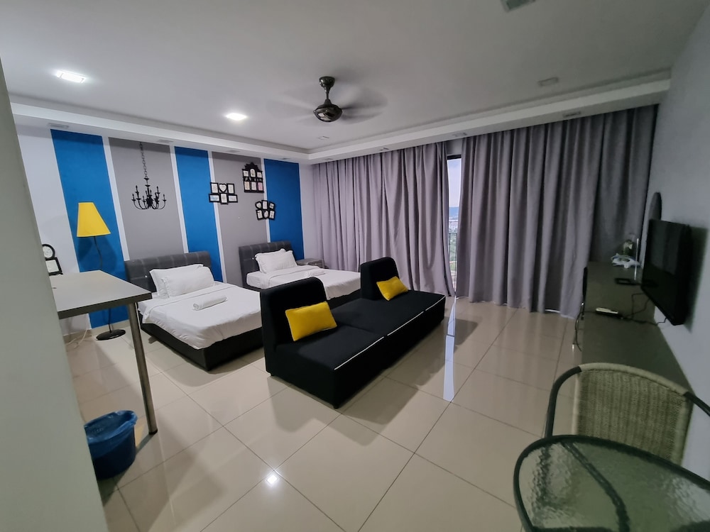 Dehouz – Trefoil Setia Alam Homestay 17/50