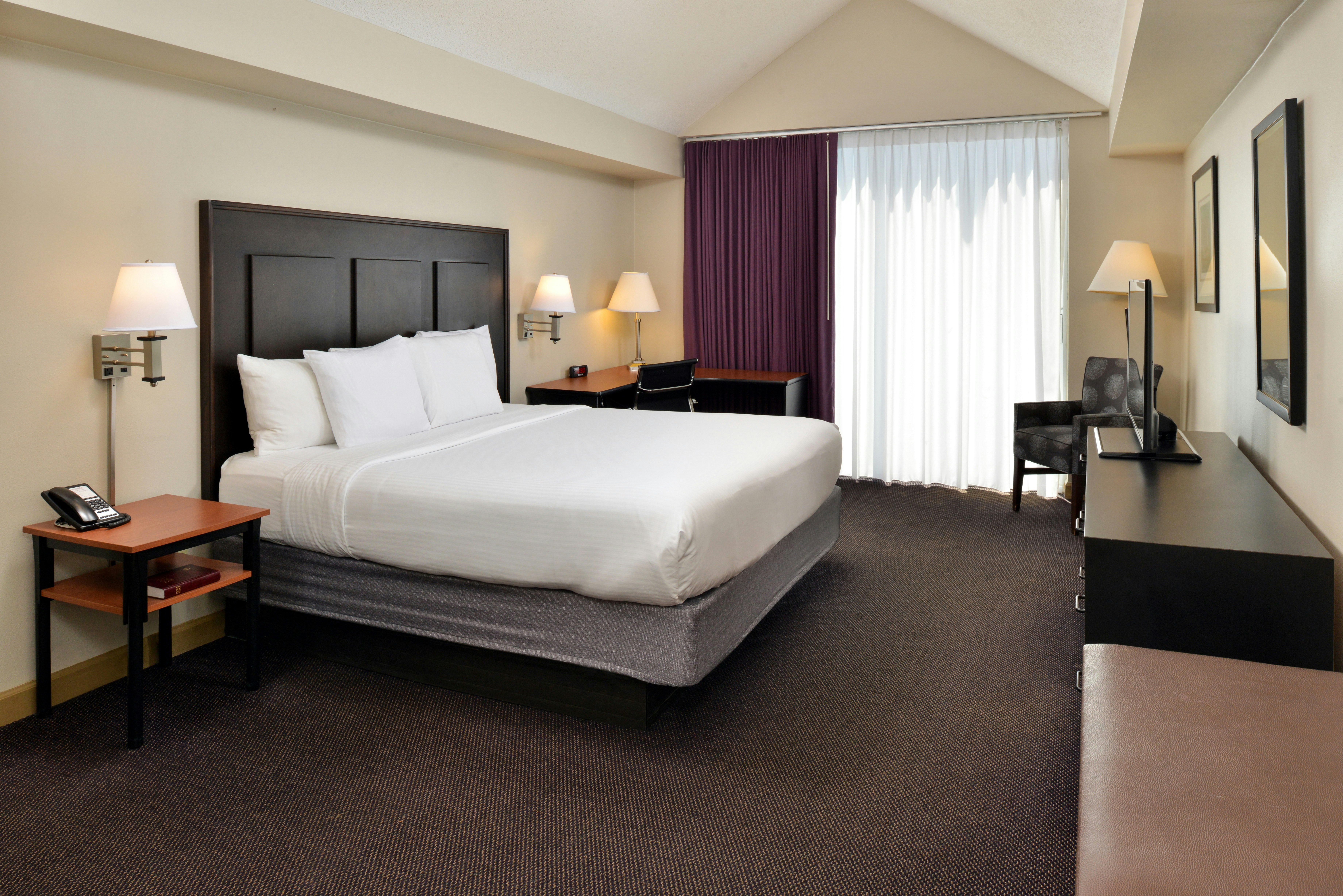 Hawthorne Inn and Conference Center 24/64