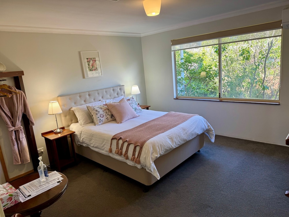 Shambhala Guesthouse 21/44