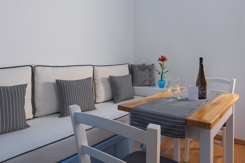 A Symi Residences 48/68