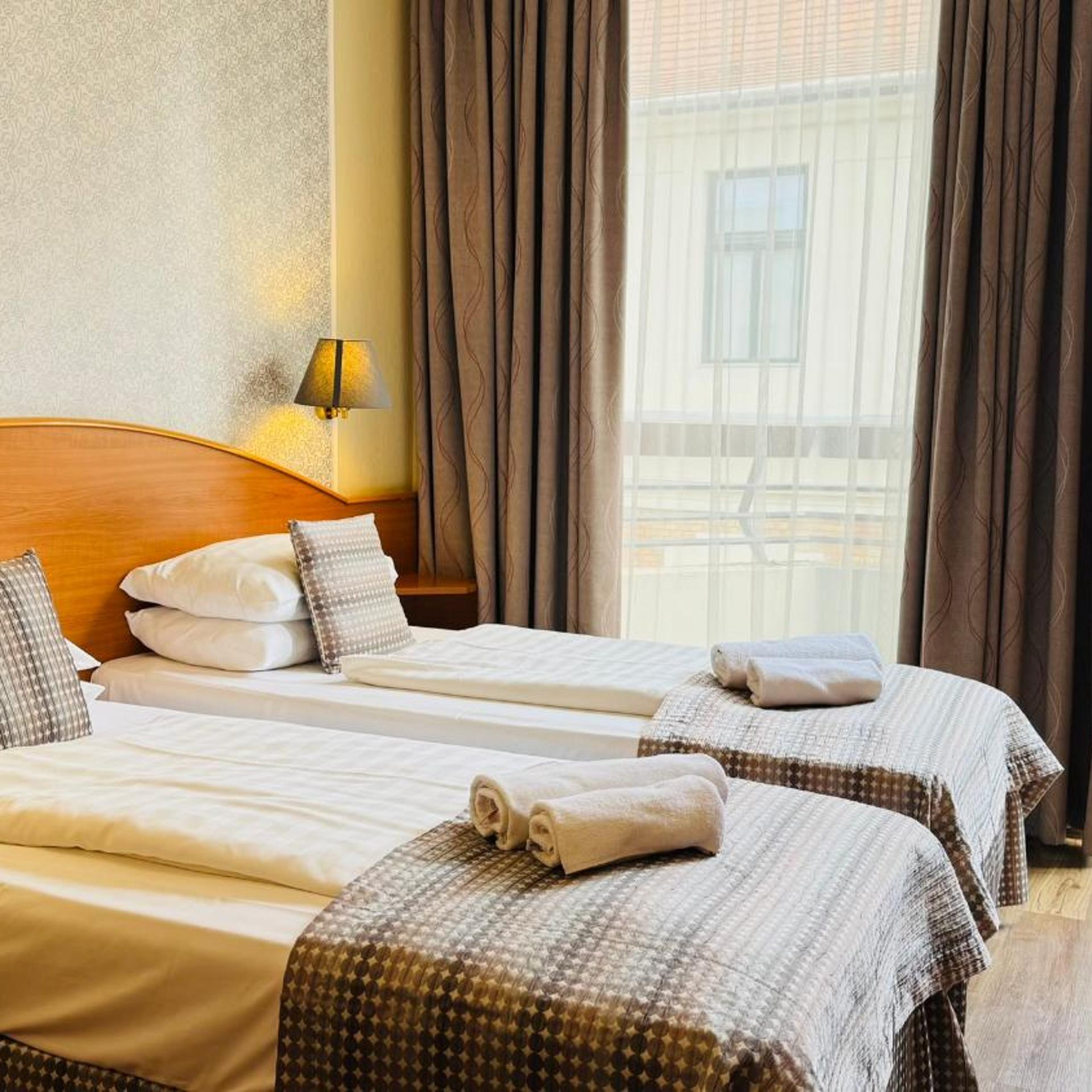 Room, Twin Beds, Balcony