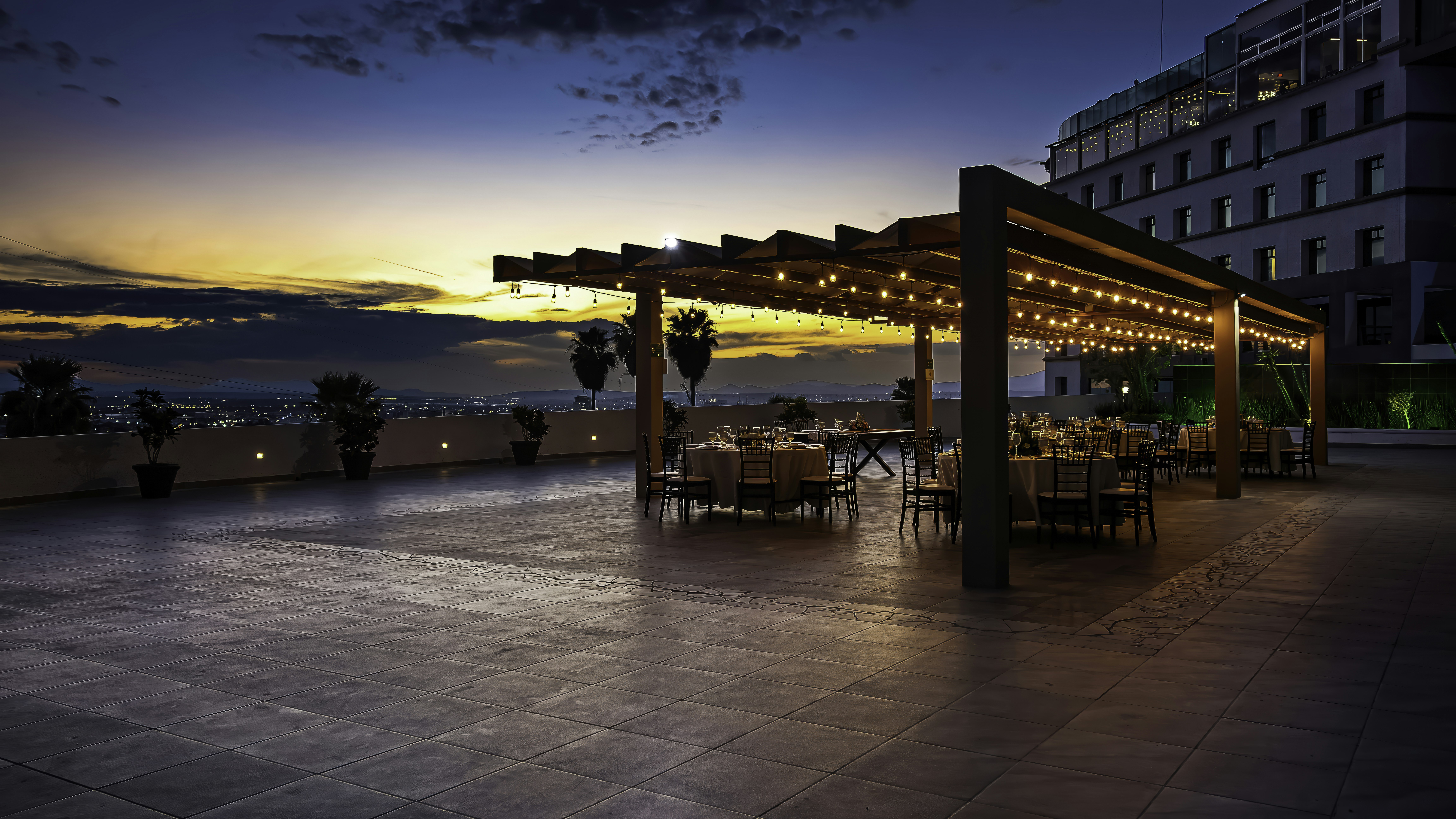 Hilton Queretaro 48/50