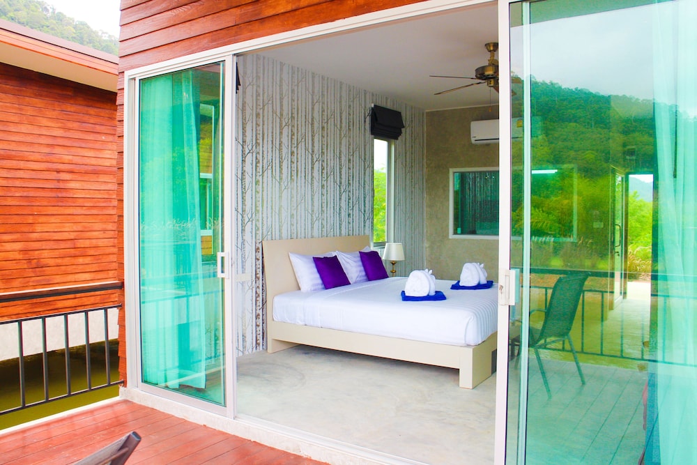 Amantra Lake View 25/72