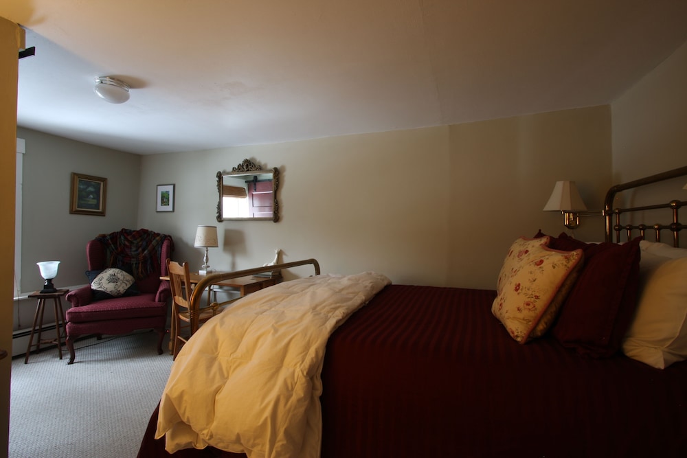Follansbee Inn 33/72