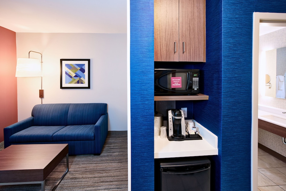 Holiday Inn Express Suites Dieppe Airport 39/63