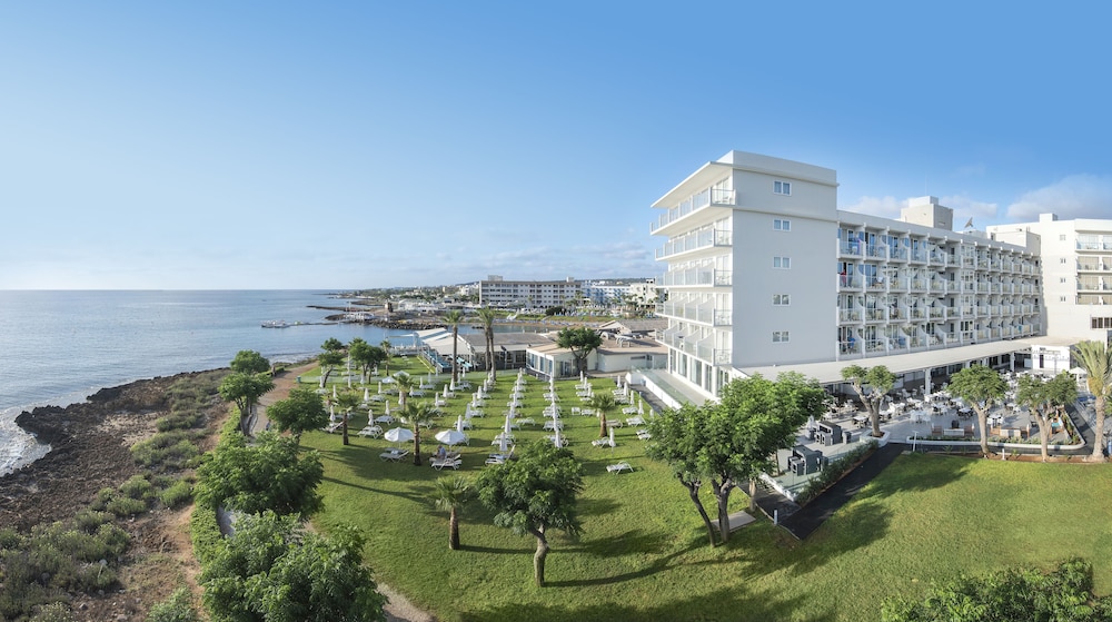 Pernera Beach Hotel 8/72