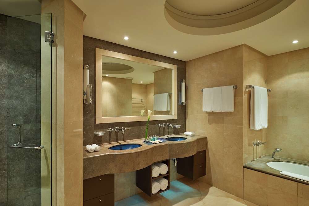 Marina Hotel Kuwait 67/67