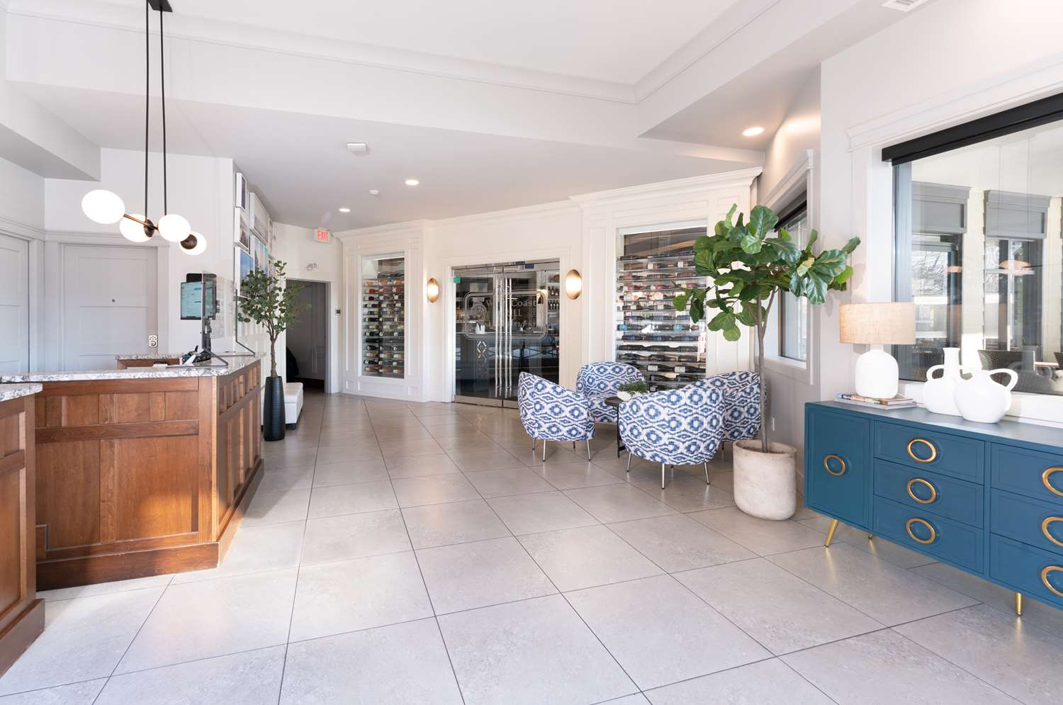 Lobby at Prestige Beach House, WorldHotels Crafted, KELOWNA