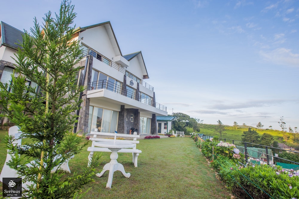 Serenus Boutique Villa 63/64