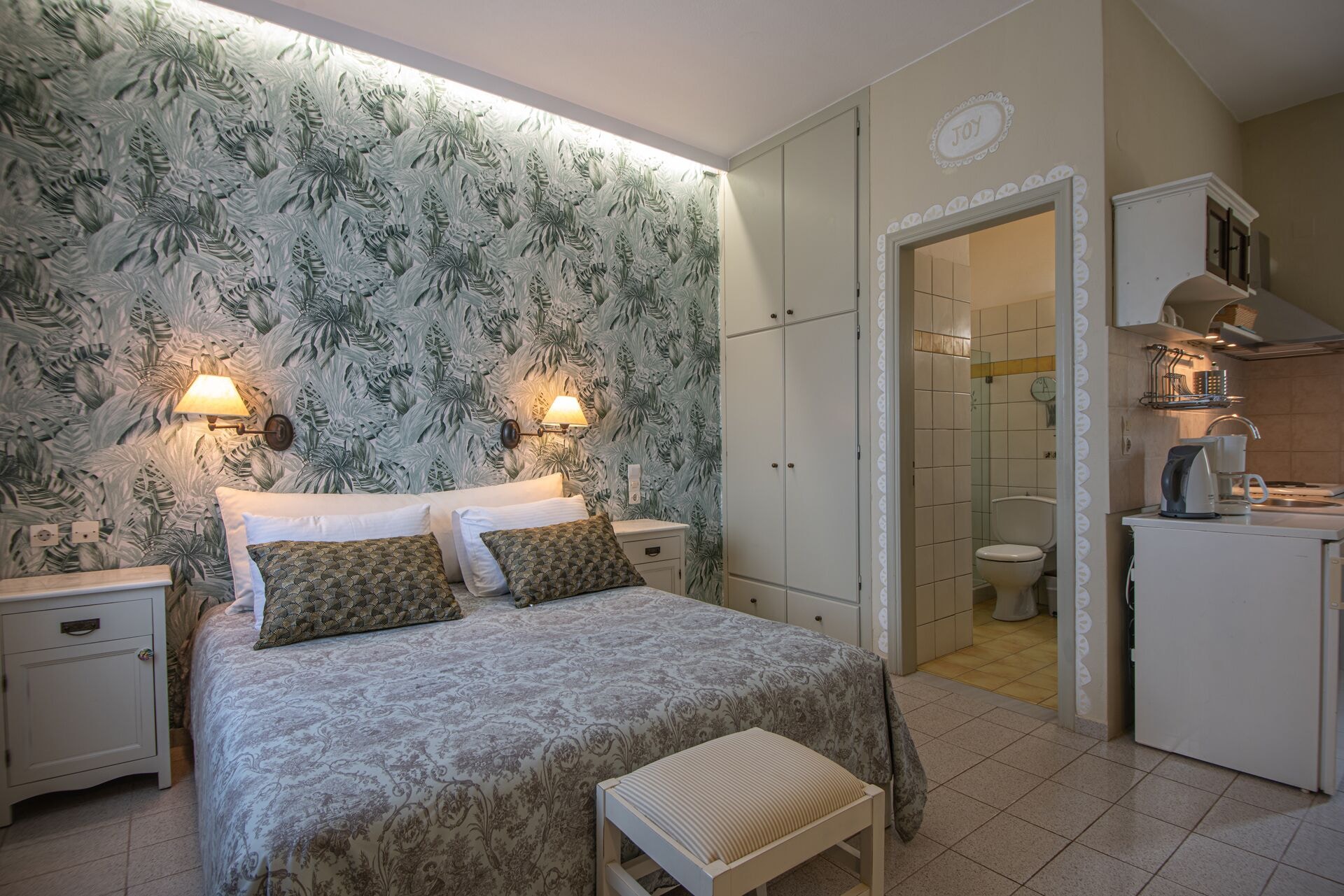 جناح جونيور بسرير مزدوج بإطلالة على البحر بجاكوزي، Adrakos Apartments 2/5