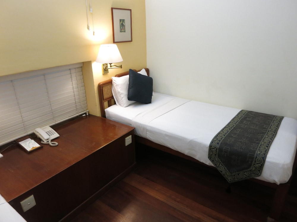 Perak Hotel 25/51