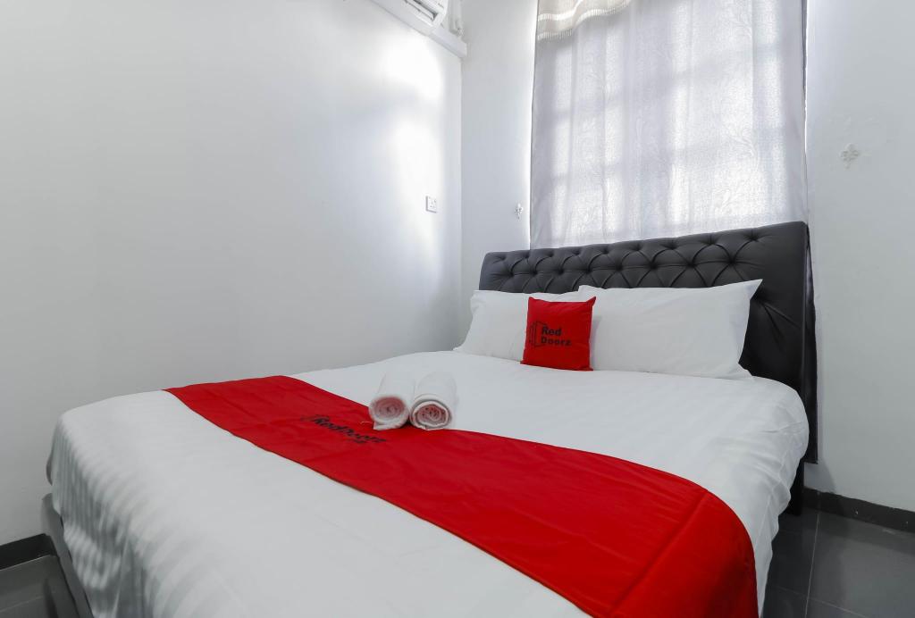 Reddoorz Plus Near Batam City Square 8/29
