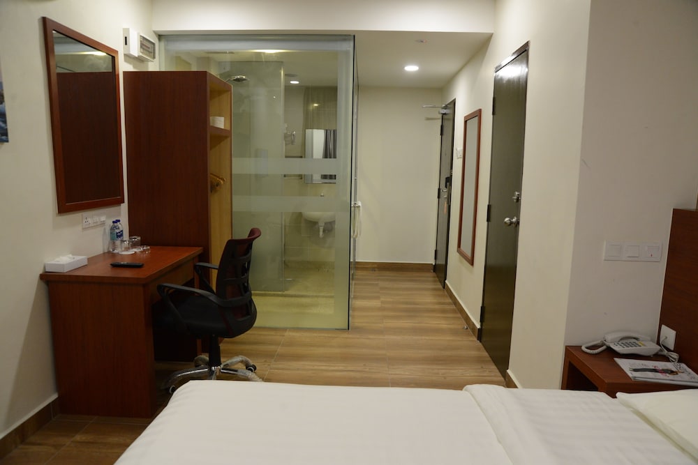 Elegant Hotel 26/45