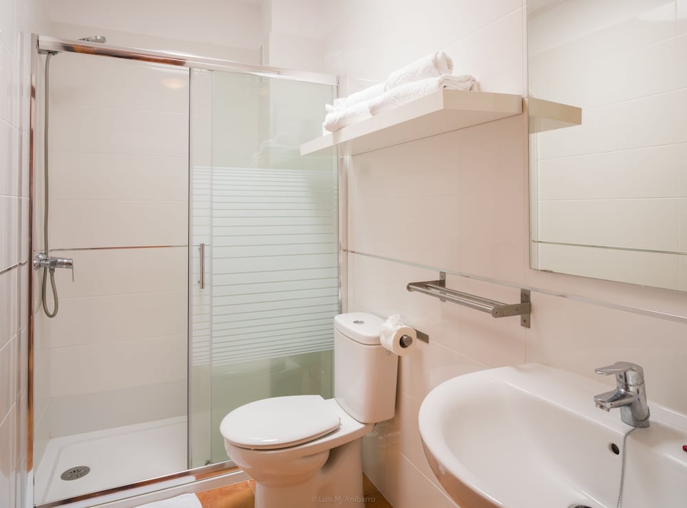 Apartamentos Los Rosales 25/75