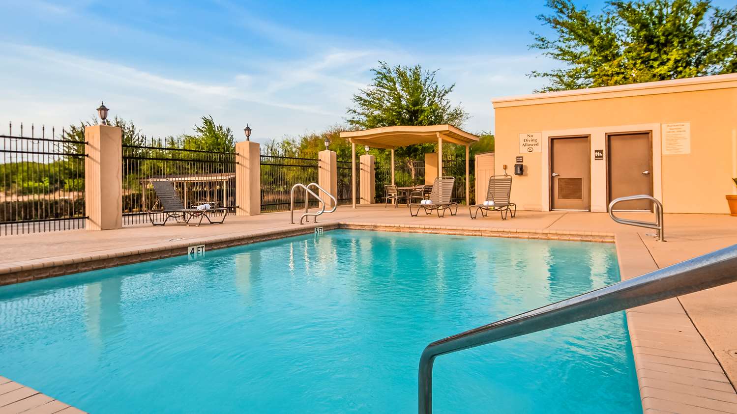 Best Western Plus Kenedy Inn 15/29