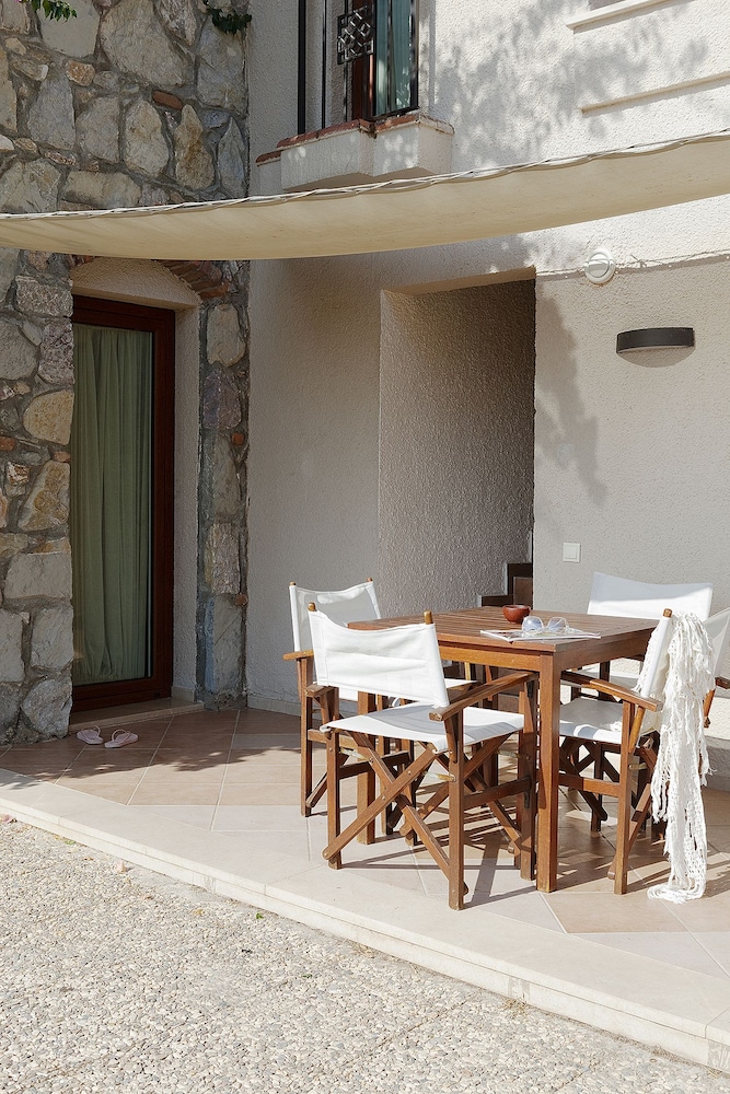 Dionysos Hotel 44/62