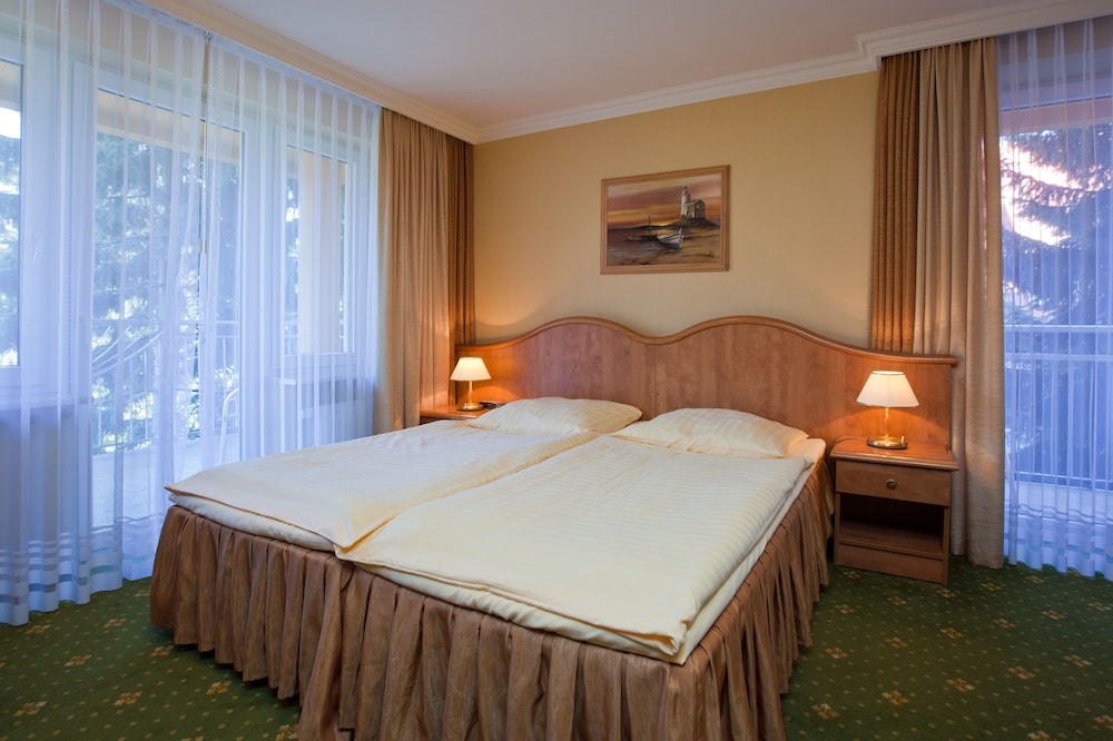 Hotel Polaris Iii 16/64