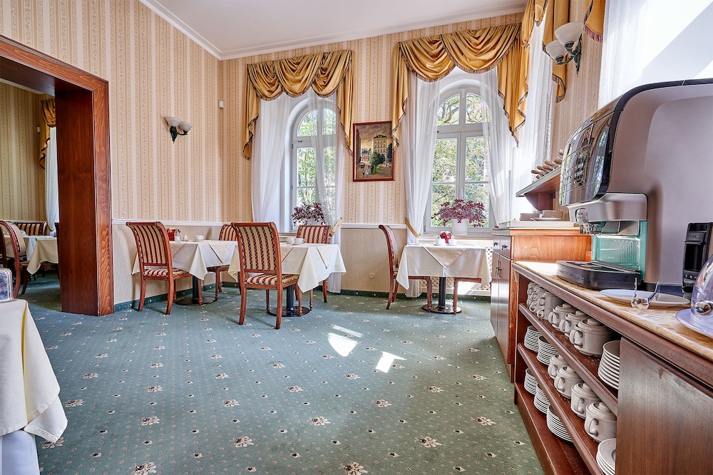 Ontario Hotel Garni 58/75