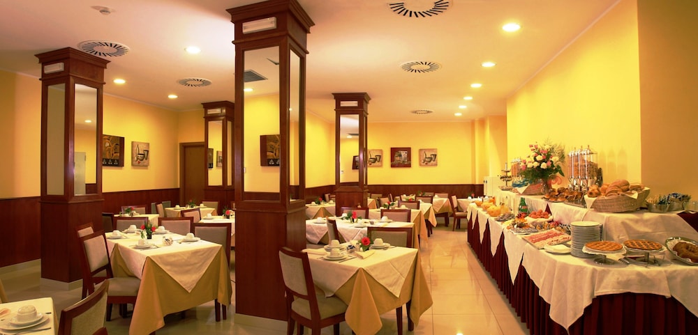 Augusta Lucilla Palace 47/62