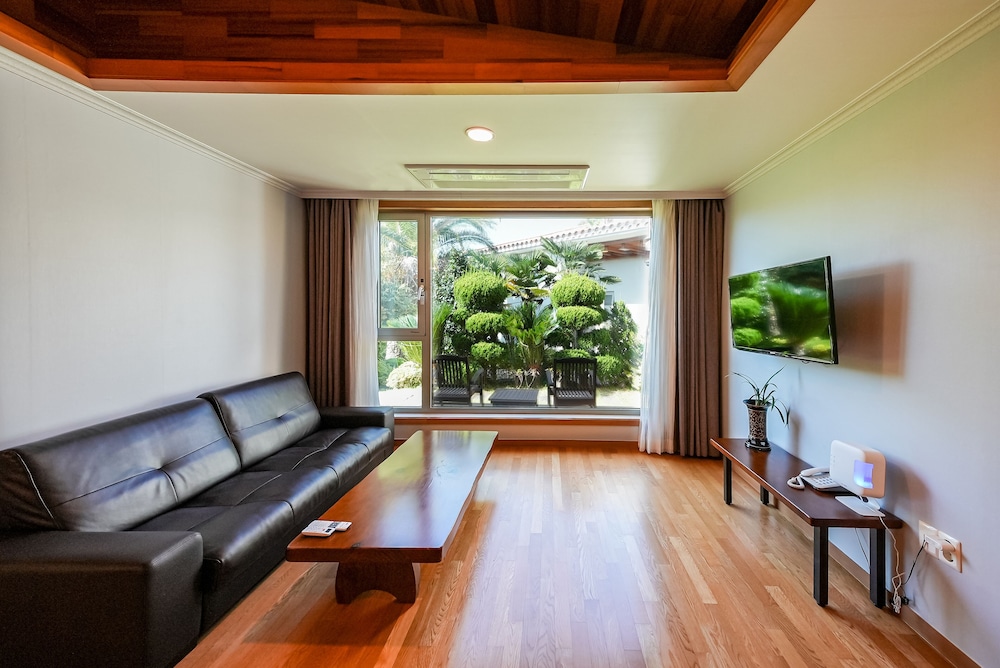 Harmony Resort 36/56
