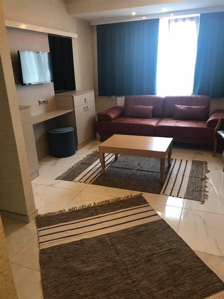 Nun Otel 37/50