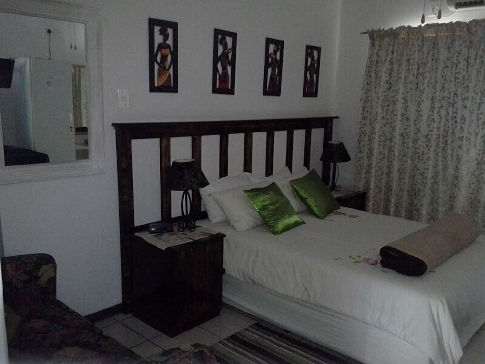 La Rochelle Inn 3/19