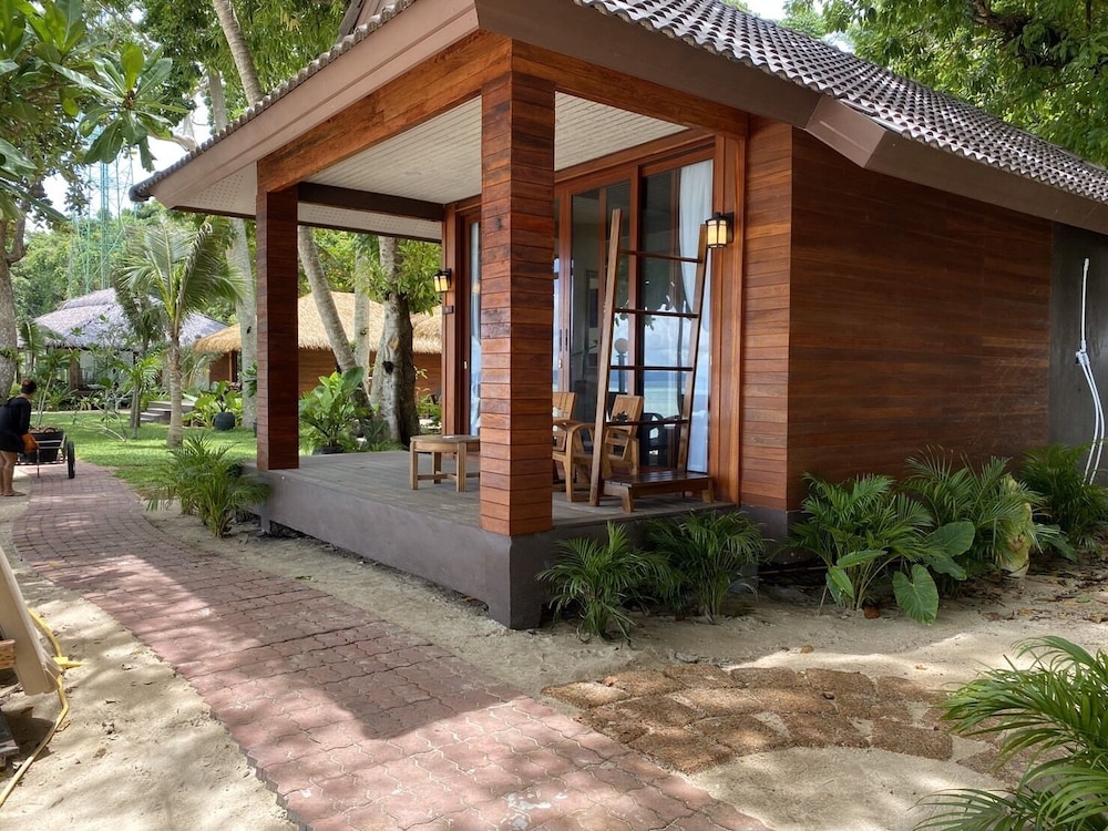 Mali Resort Koh Kradan 3/50