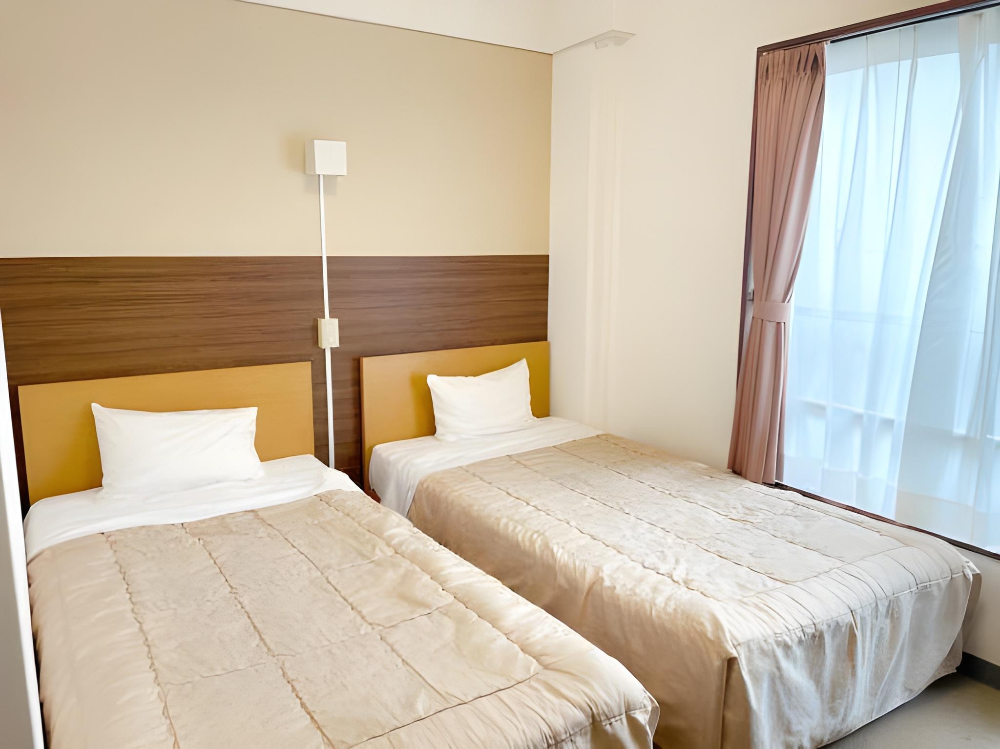 Standard, Twin Beds