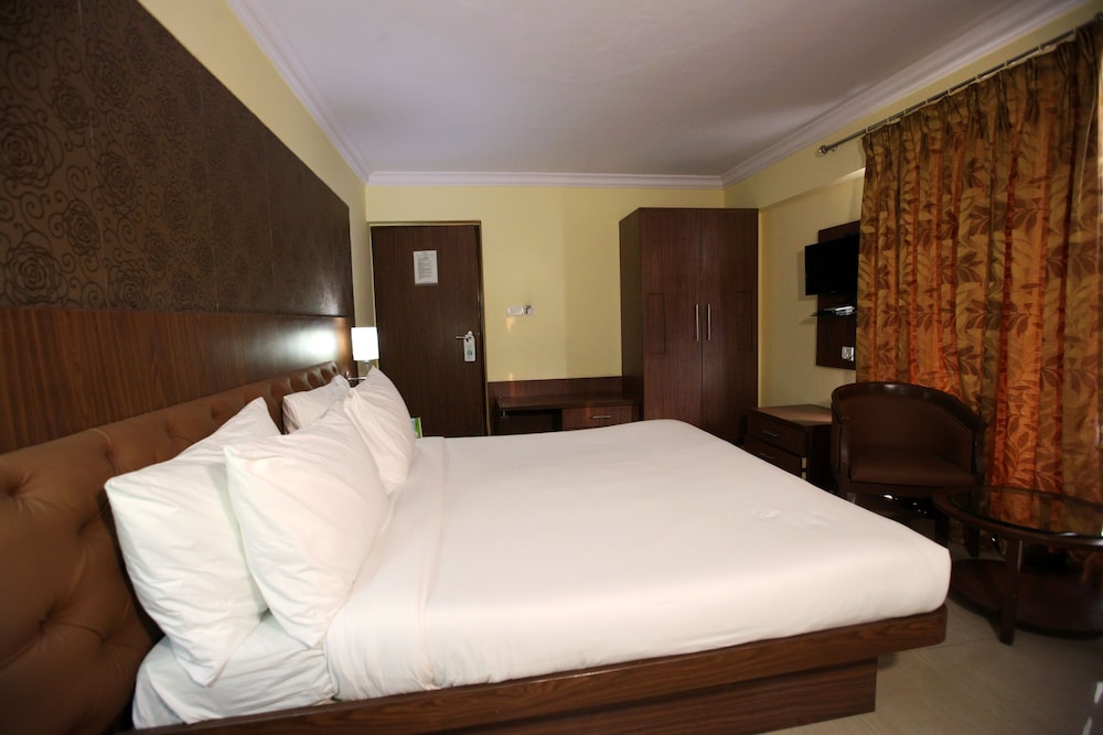 K Stars Hotel 6/18