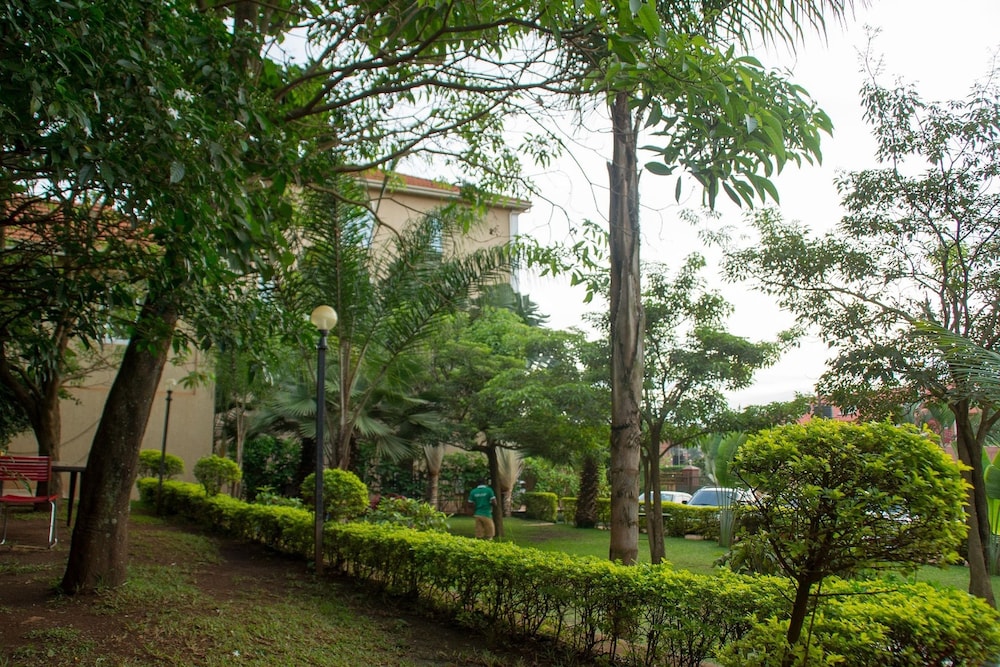 Sheron Hotel 4/51