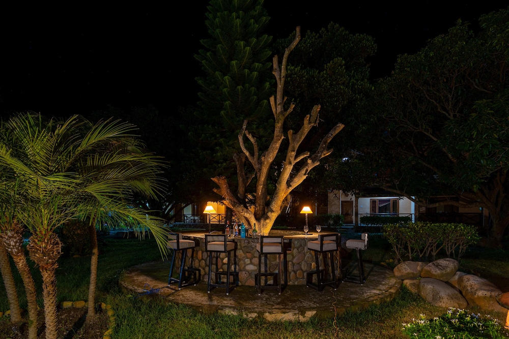 CORBETT WILD RESORT 36/50