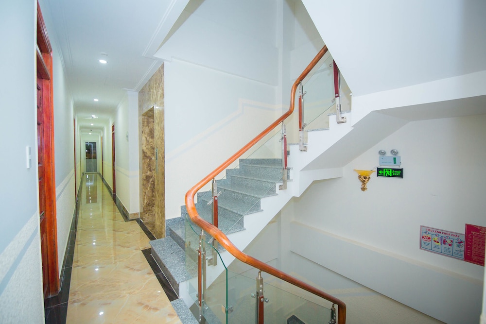 Hong Tung Hotel 25/36