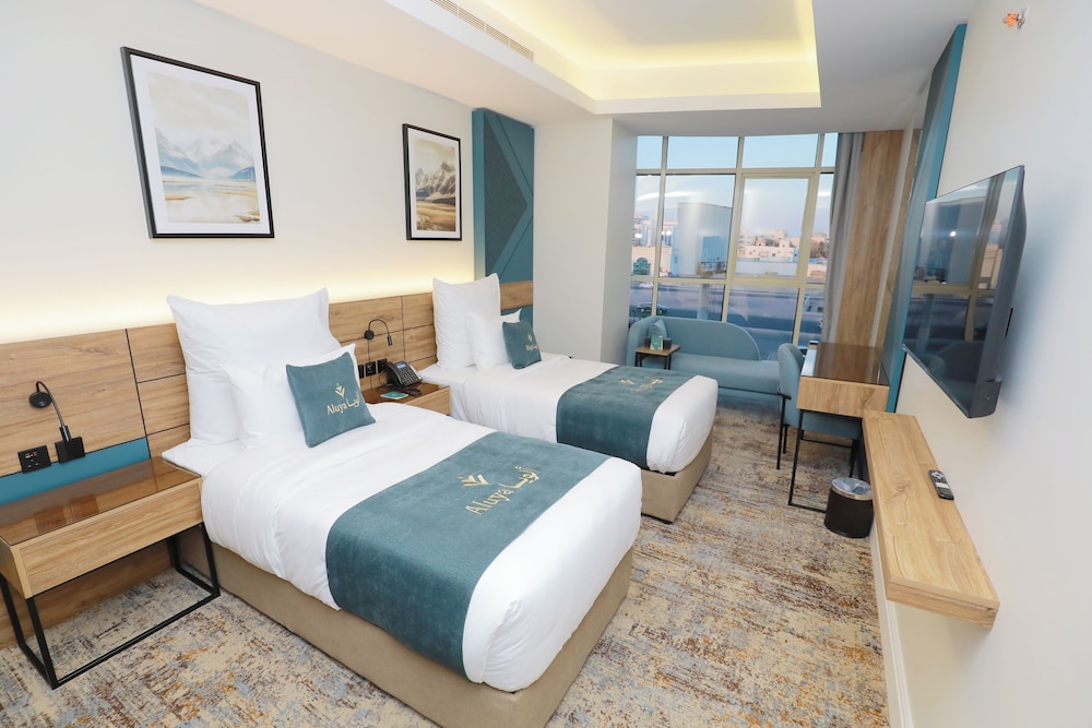 City, Twin Beds