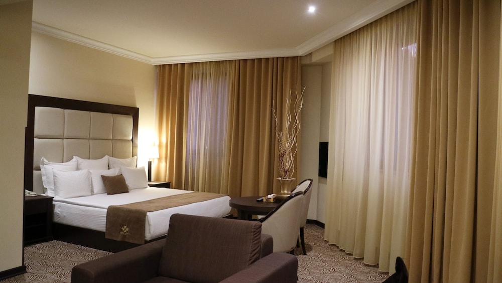 National by Stellar Hotels, Yerevan 11/76