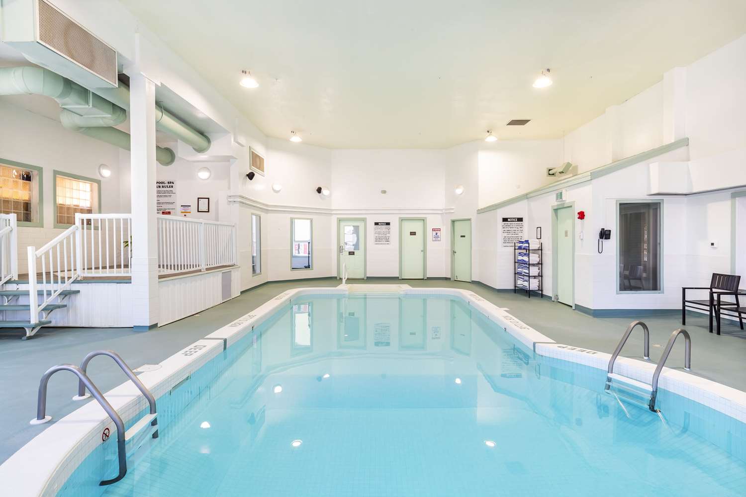 Comfort Inn & Suites Yorkton, SK 5/19