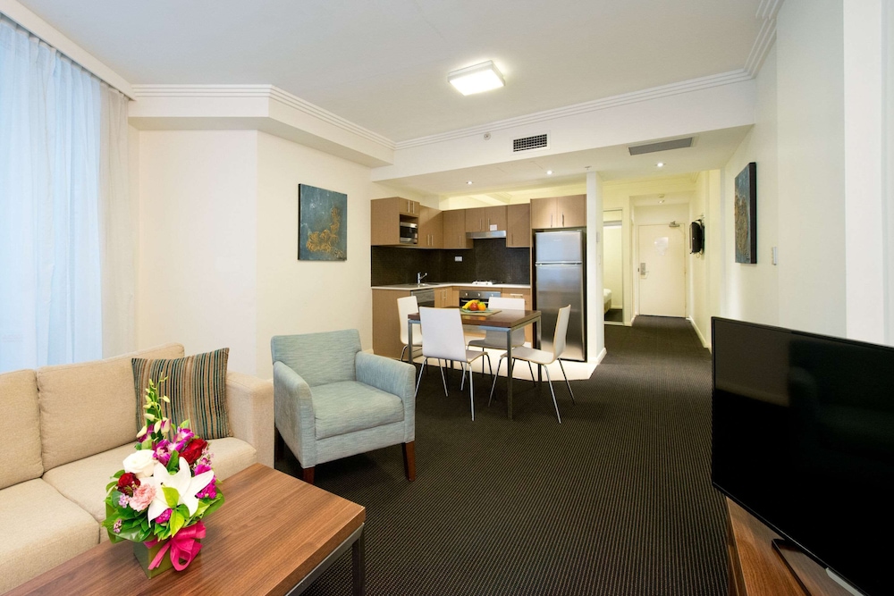 Apx World Square Apartments 39/52
