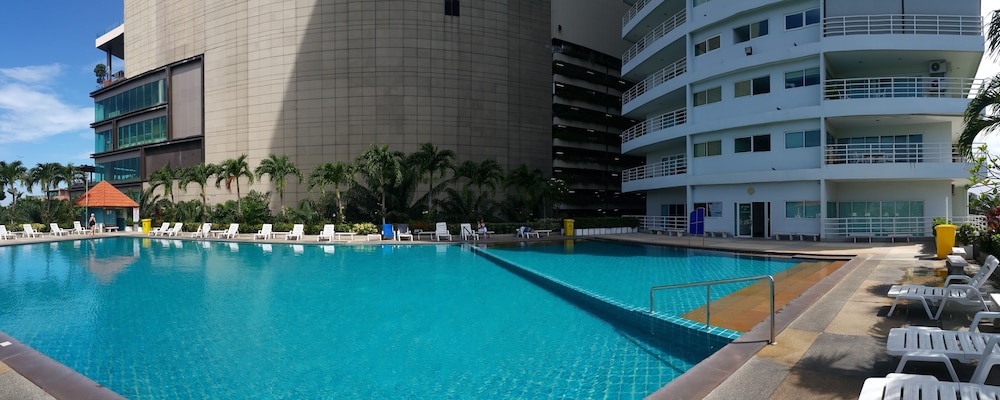 Vtsix Condo Rentals at View Talay 6 Pattaya 68/71