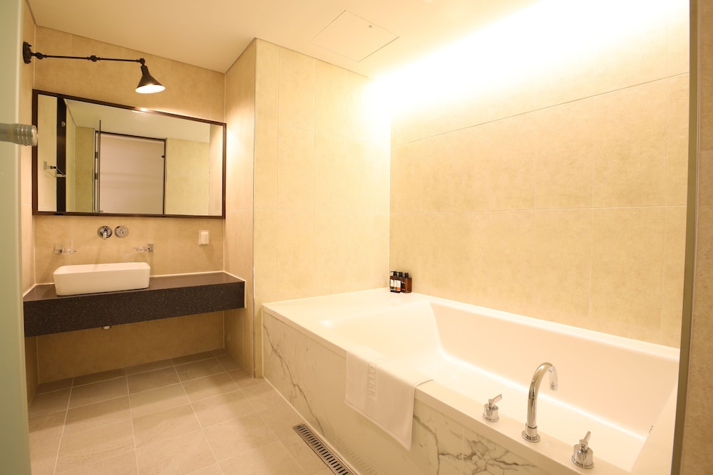 REST HOTEL 28/70