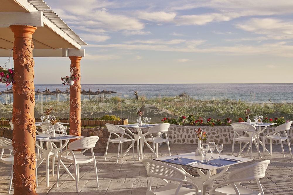 Sandy Beach Resort 48/63