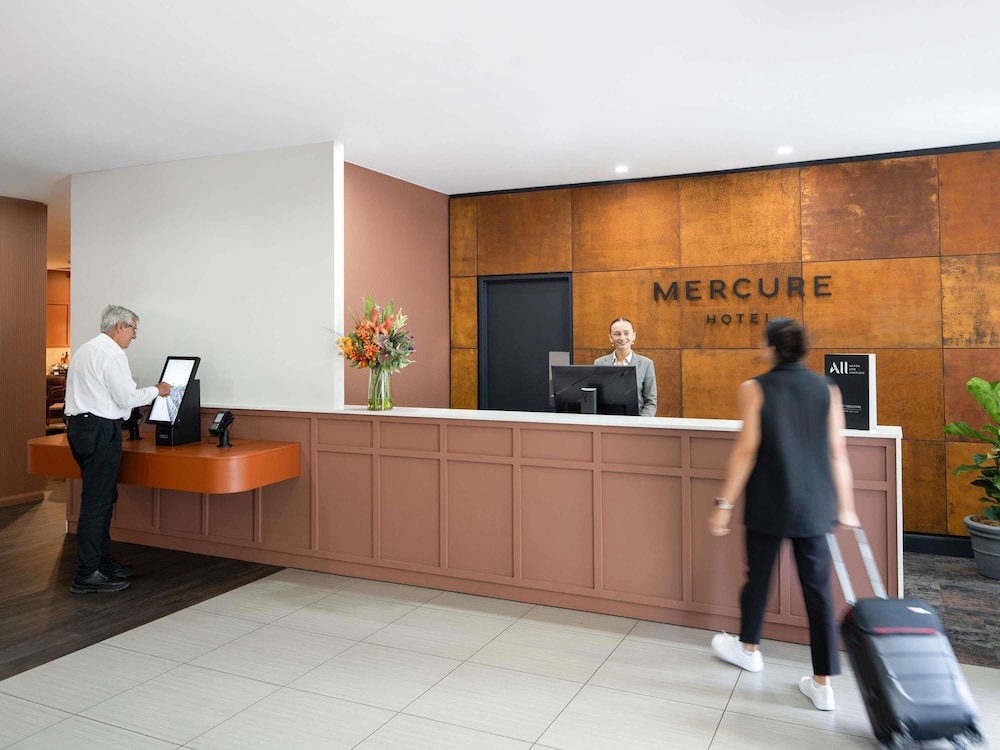 Mercure Newcastle 7/50