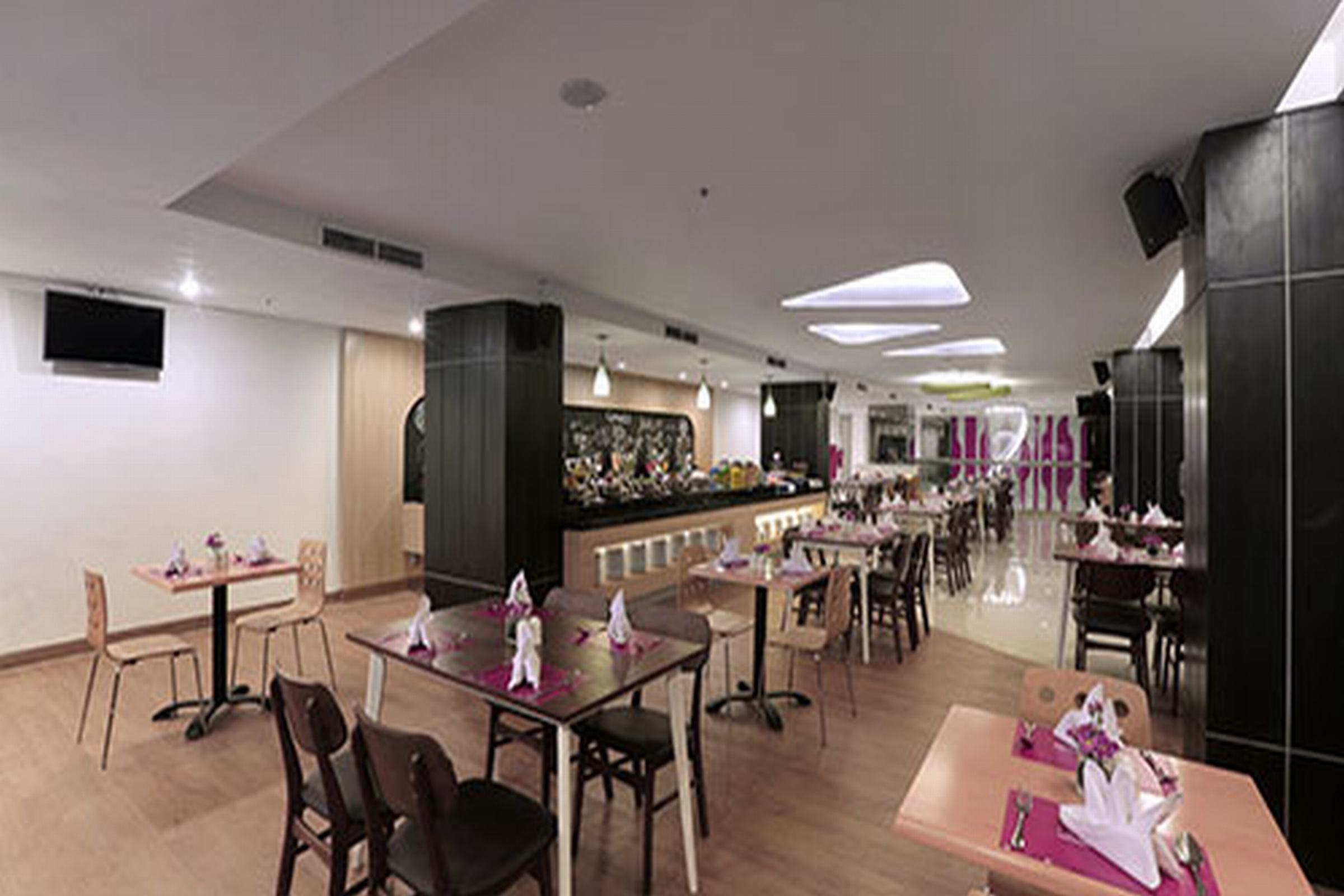 Yusra Inn Hotel Bekasi 21/26