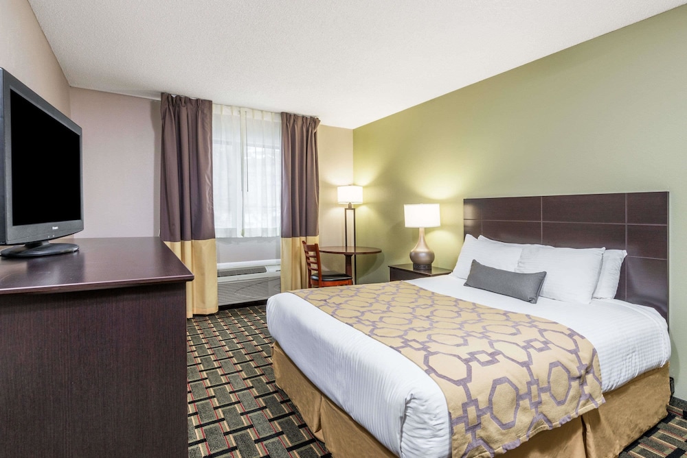Baymont By Wyndham Cambridge 5/21