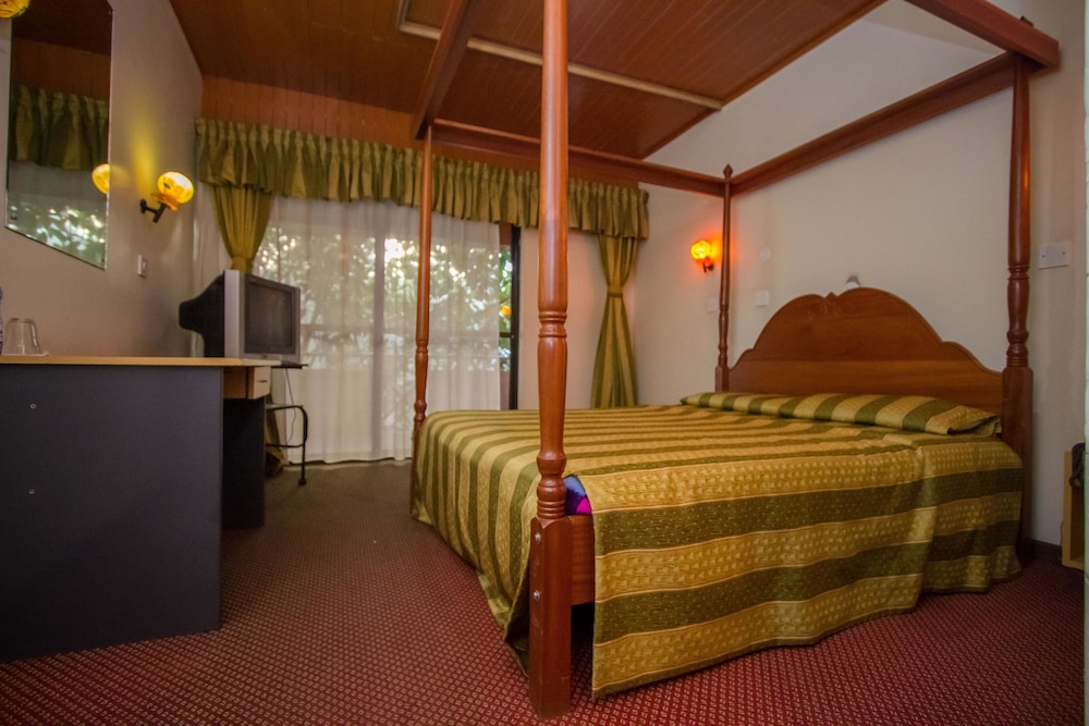 Park Place Hotel 54/80