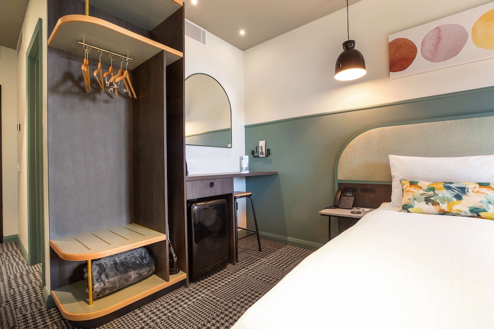Brook Hotel 16/50