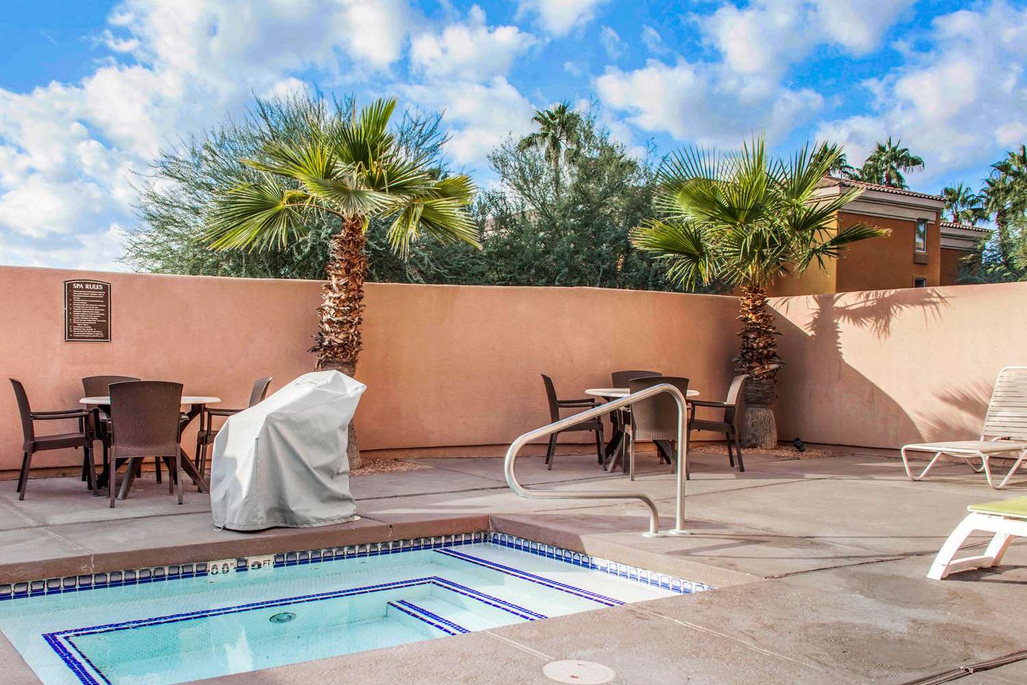 Fairfield Inn & Suites by Marriott Scottsdale Old Town 5/14