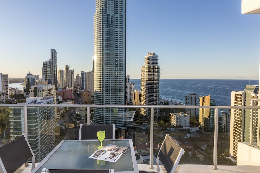 Artique Surfers Paradise 30/74
