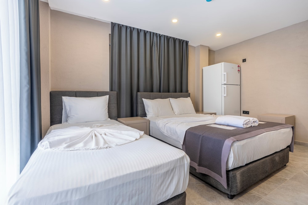 2 BEDROOMS, FAMILY, CITY VIEW, BALCONY