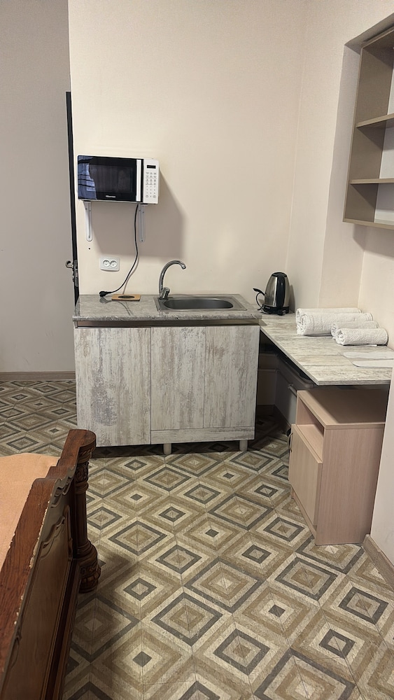 Alex Hotel 14/70