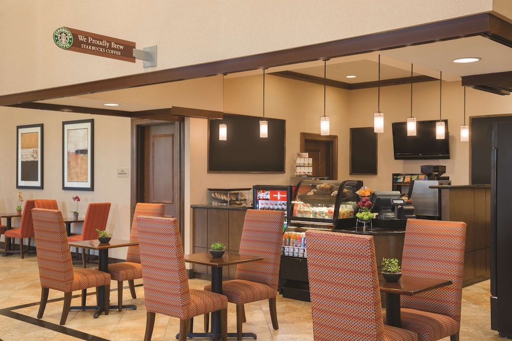 Hilton Phoenix Chandler 52/82