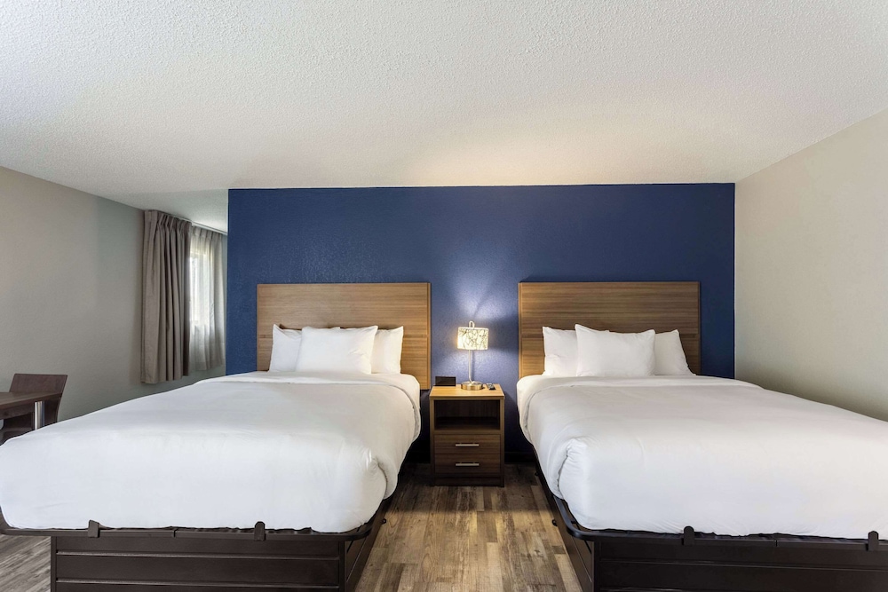 MainStay Suites Bourbonnais - Kankakee 14/47